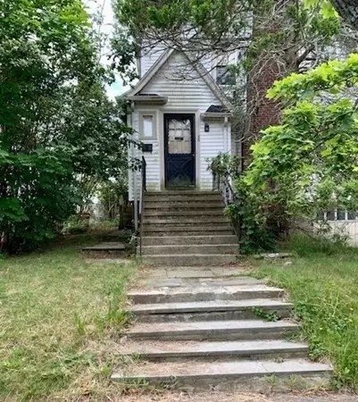 36 Hilltop St, Quincy, MA 02169