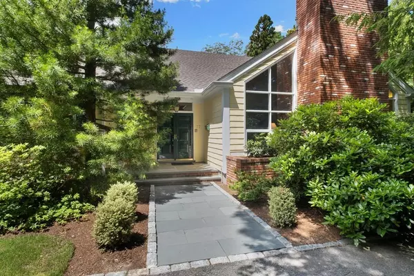 77 Brownell Ave, New Bedford, MA 02740