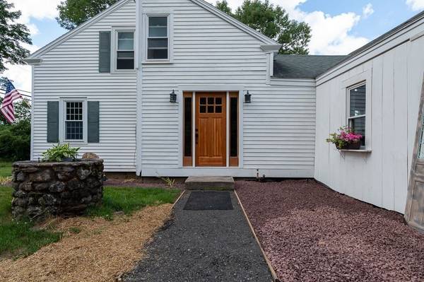 29 Old Muggett Hill Rd, Charlton, MA 01507