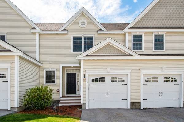 5 Autumn Ln #5, Northborough, MA 01532