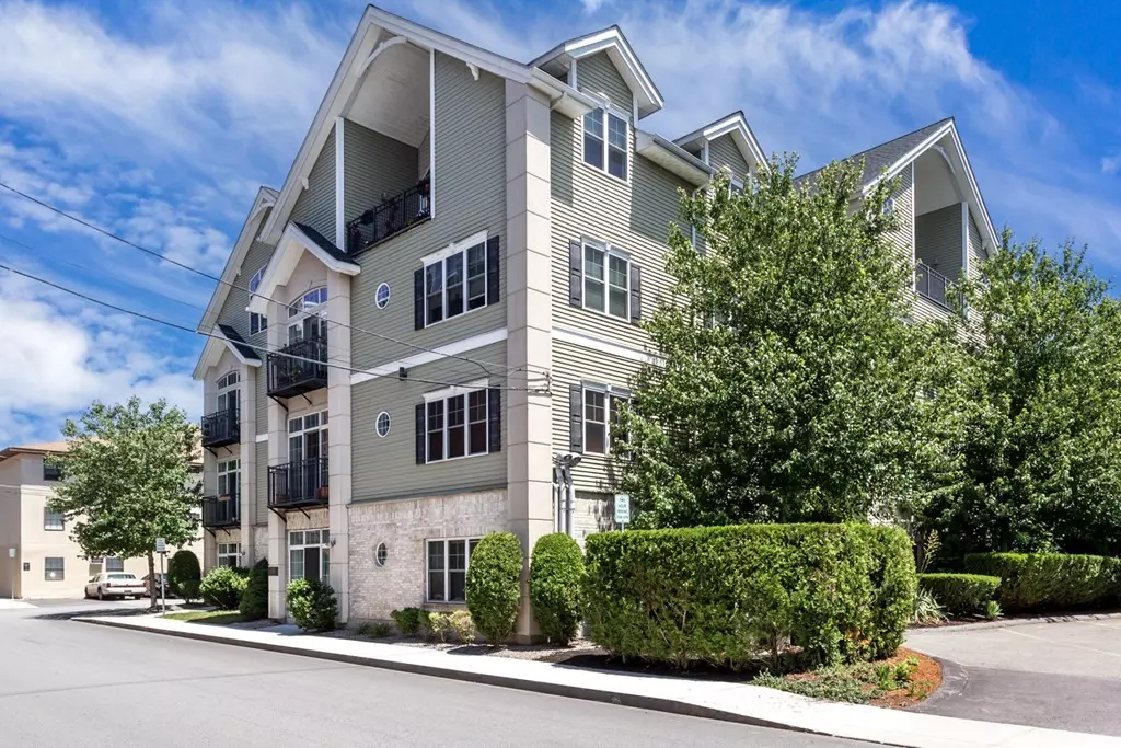 Mansfield, MA 02048,163 Rumford Ave #202