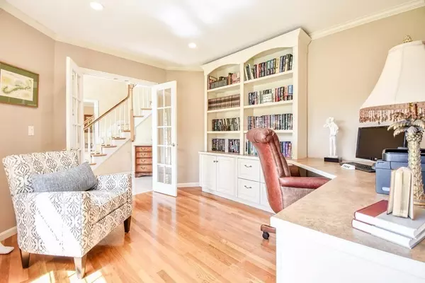 Southborough, MA 01772,8 Hubley Ln