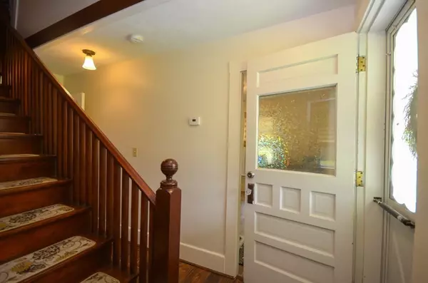 Sutton, MA 01590,9 Singletary Ave