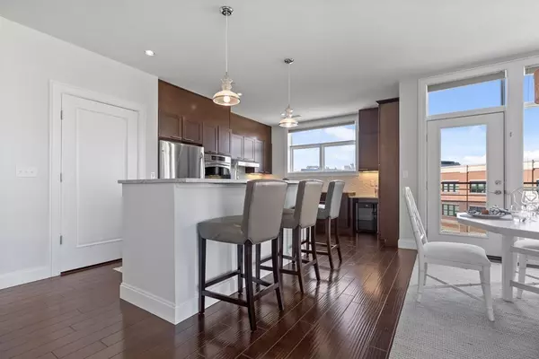 Hingham, MA 02043,23 Shipyard  Dr #405