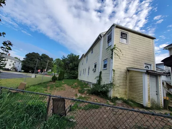 Webster, MA 01570,45 E Main St