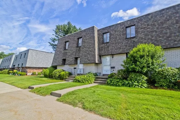 Agawam, MA 01001,62 Beekman Drive #62