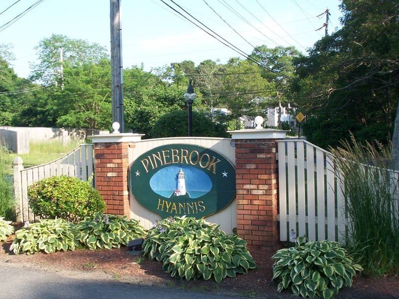 90 Townhouse Terrace #90, Barnstable, MA 02601