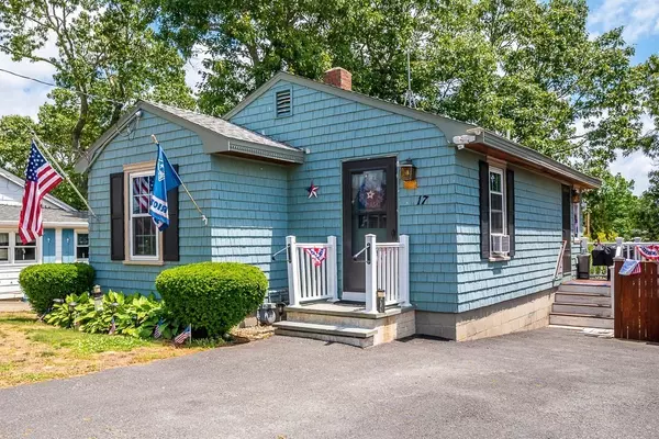 17 Graham St, Wareham, MA 02571