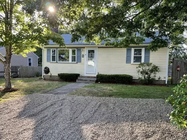 17 Woodbine Avenue, Yarmouth, MA 02673