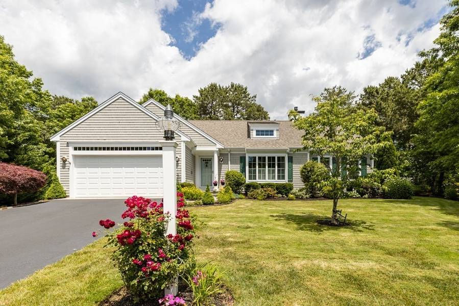 58 Dovetail Ln, Barnstable, MA 02635