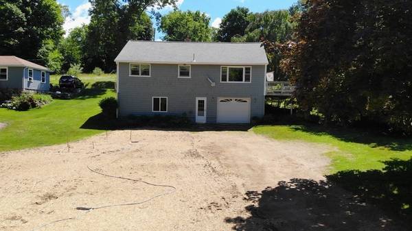 Spencer, MA 01562,17 Lake Whittemore Dr