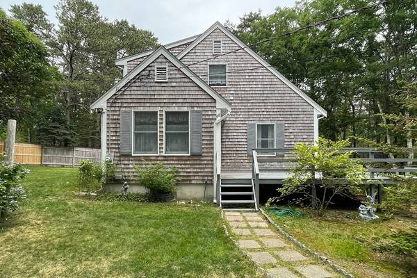 40 Blackthorn Cir, Falmouth, MA 02536