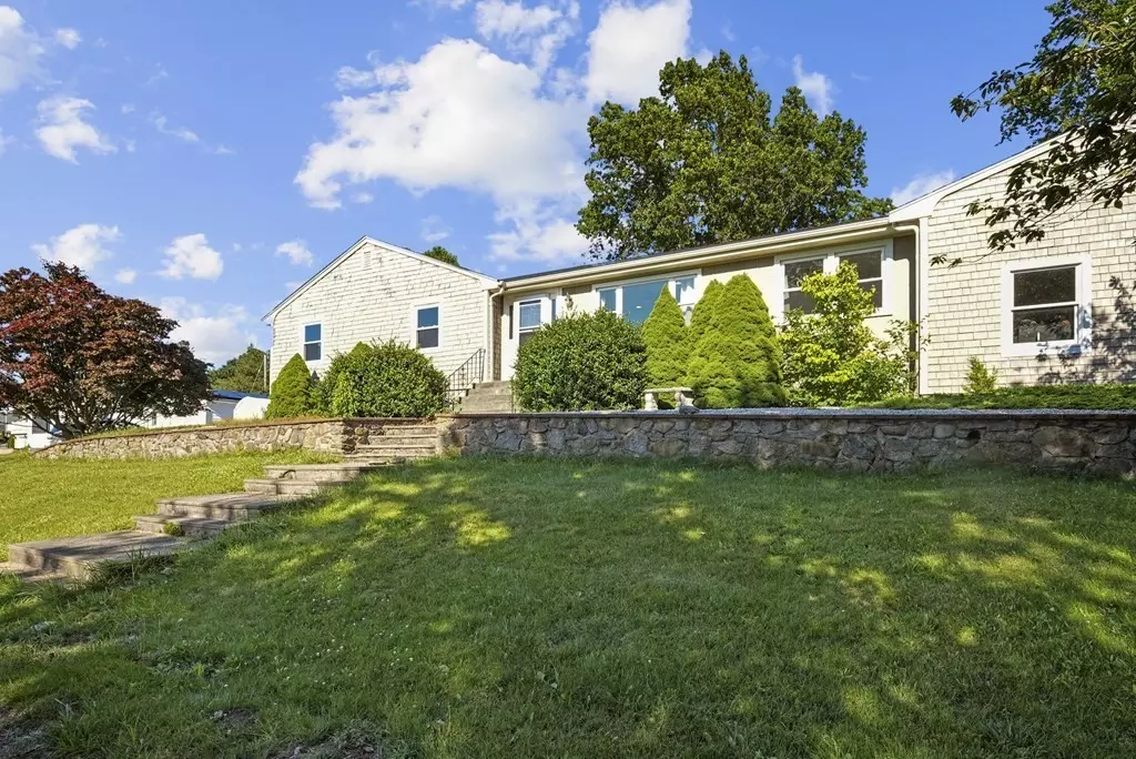 Tiverton, RI 02878,70 Lewis Street