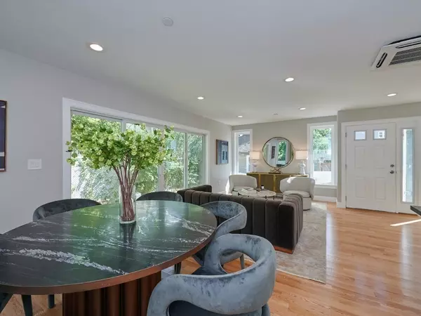 Somerville, MA 02144,14 Farragut Ave #3