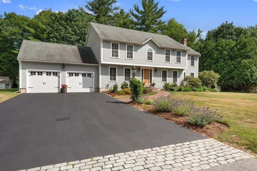 Amesbury, MA 01913,15 Maudsley View Ln