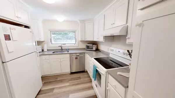 Orleans, MA 02653,1 Sand Hill Ln