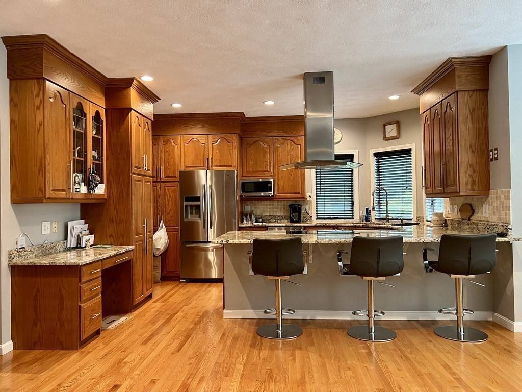 Boxford, MA 01921,6 Foster St
