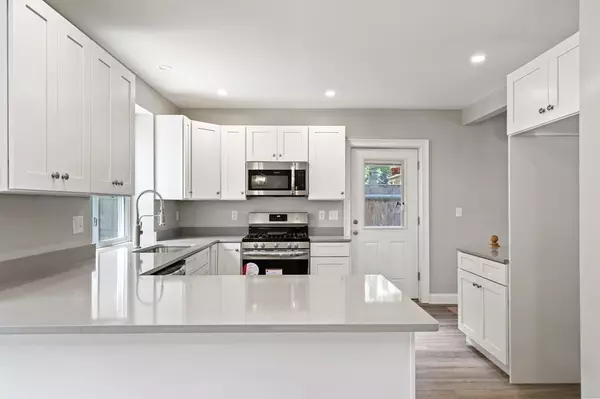 Amesbury, MA 01913,22 Linwood Place #1