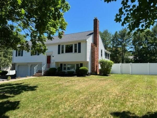 9 Heritage Road, Hingham, MA 02043