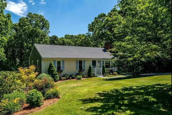 11 Hane Rd, Mashpee, MA 02649
