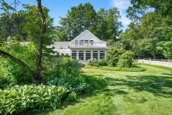 Duxbury, MA 02332,22 Cove St