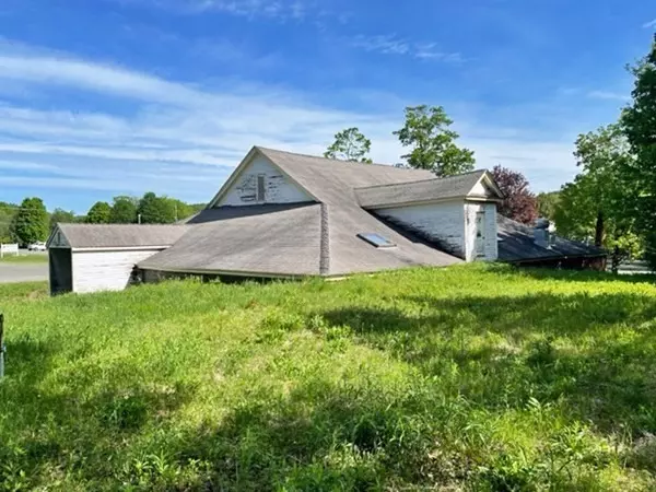 Cummington, MA 01026,337 Berkshire Trail