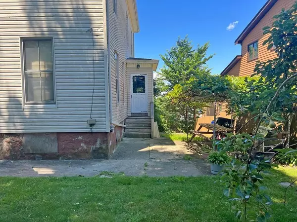 Fall River, MA 02720,88 Prospect St