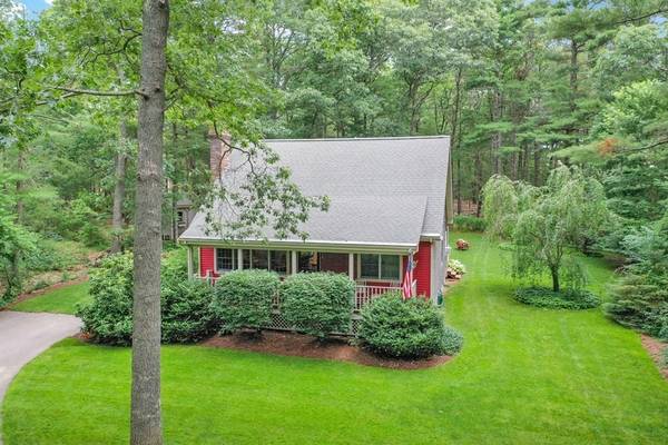 2 Island Farm Rd, Carver, MA 02360