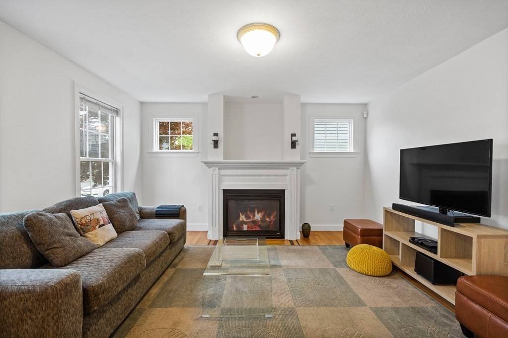 Boston, MA 02136,6 Glenwood Ave #6