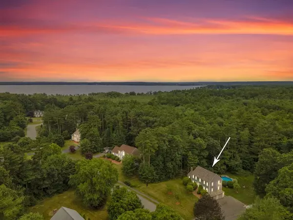 6 Pheasant Run Rd, Lakeville, MA 02347