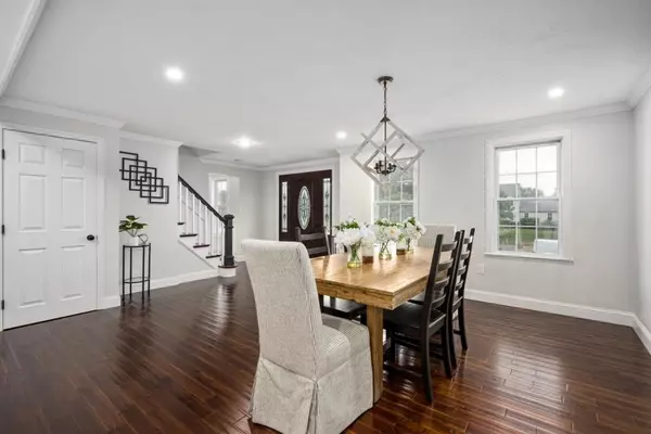 Sutton, MA 01590,8 Virginia Avenue