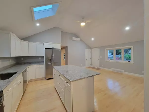 Abington, MA 02351,42 Linda St