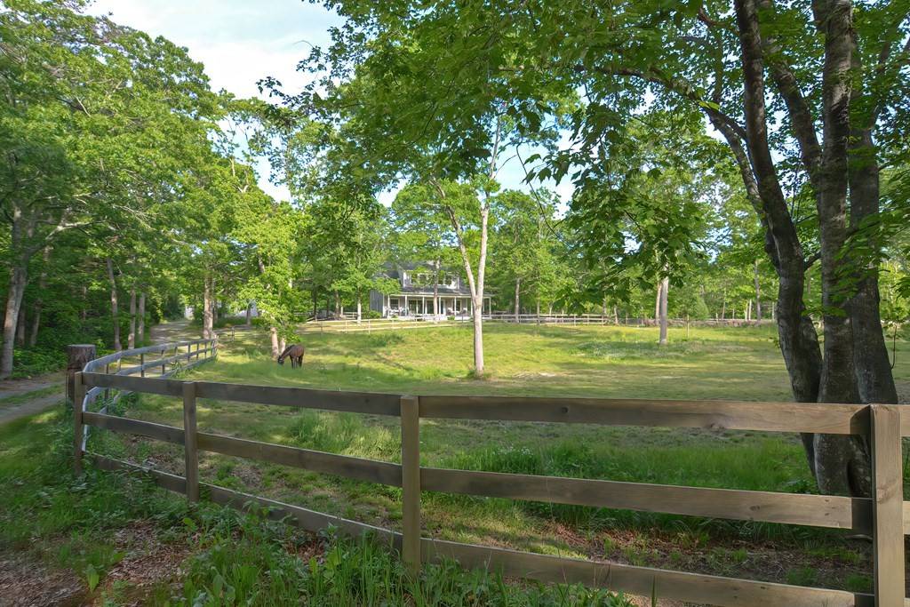 21 Cloverfield Way, Falmouth, MA 02536