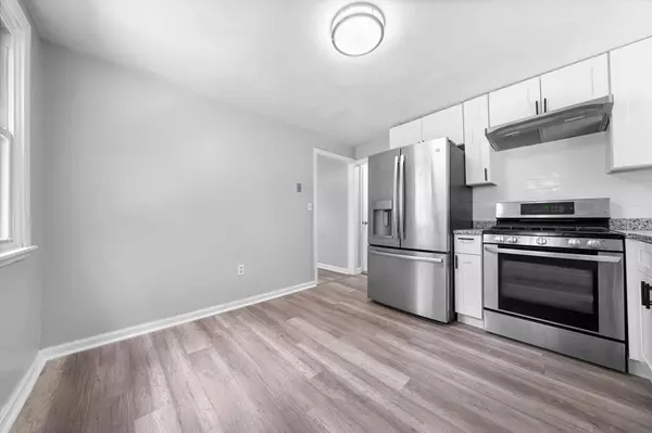 Townsend, MA 01469,17 Dogwood Dr