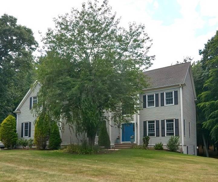 1 Juniper Rd, Upton, MA 01568