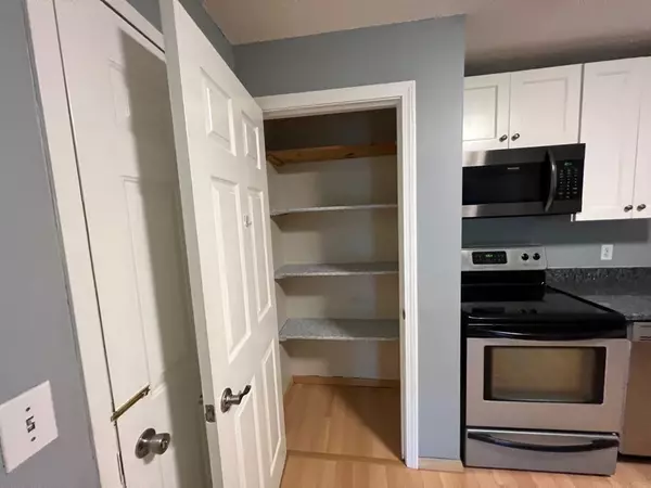 Nashua, NH 03062,2 Oak Hill Lane #211