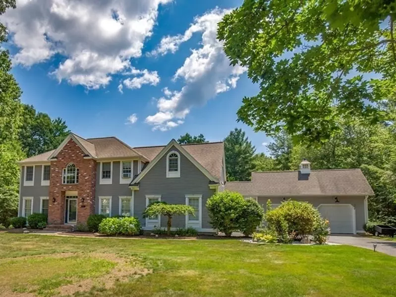 8 Laurel Ridge Rd, Southwick, MA 01077