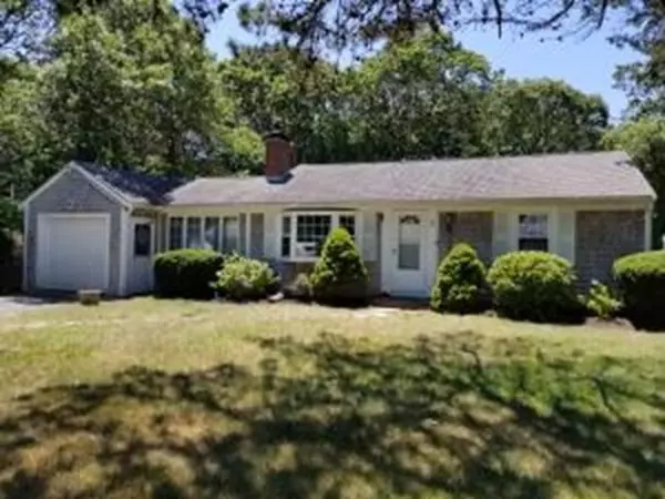 11 Liberty Ln, Yarmouth, MA 02673