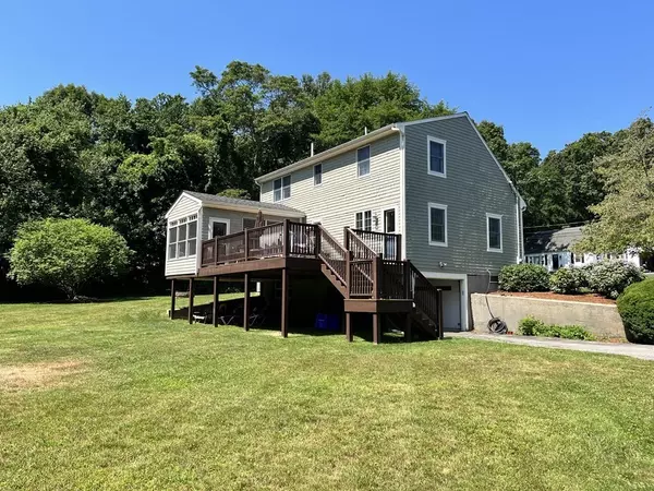 Seekonk, MA 02771,36 Wildflower Dr