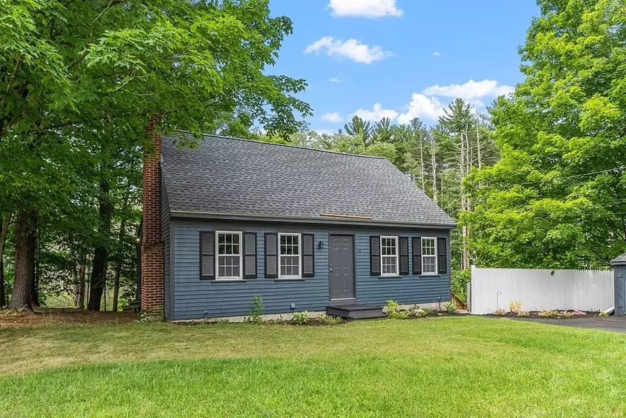 26 School Street, Townsend, MA 01469