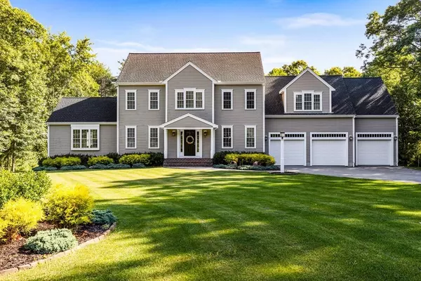 2 Heather Hills Ln, Lakeville, MA 02347