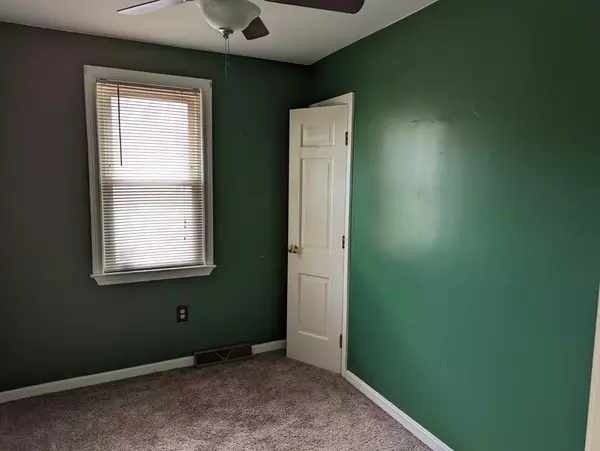 Wareham, MA 02571,18 Howard St