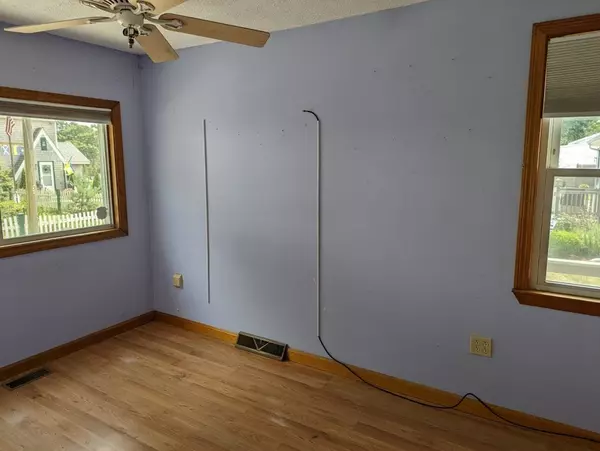 Wareham, MA 02571,18 Howard St