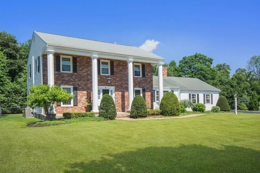 Westborough, MA 01581,4 Crownridge Rd