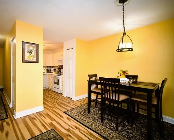 Amesbury, MA 01913,45 Macy St #108B