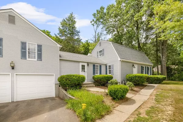 Southwick, MA 01077,7 Logie Lane