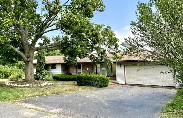 154 Huron Ave, Holyoke, MA 01040