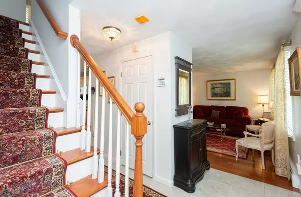 Woburn, MA 01801,9 Granny Smith Lane