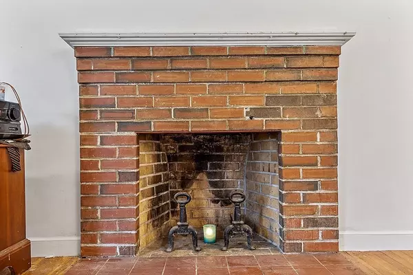 Woburn, MA 01801,3 Hiawatha Rd