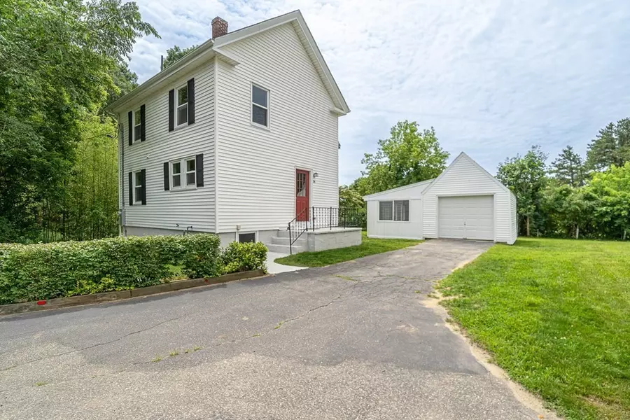 34 W Grove St, Middleboro, MA 02346